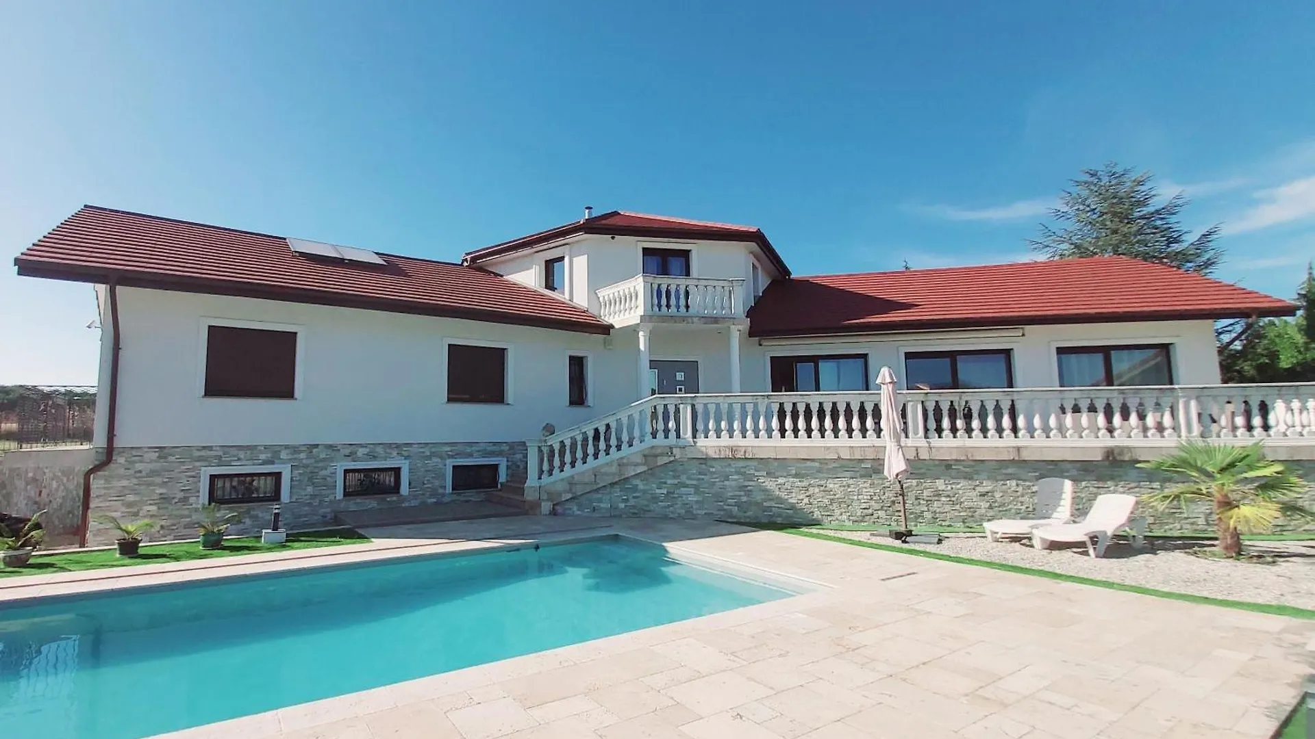 Villa 5*, 15 Personnes, Piscine A 20 Min De Geneve Juvigny