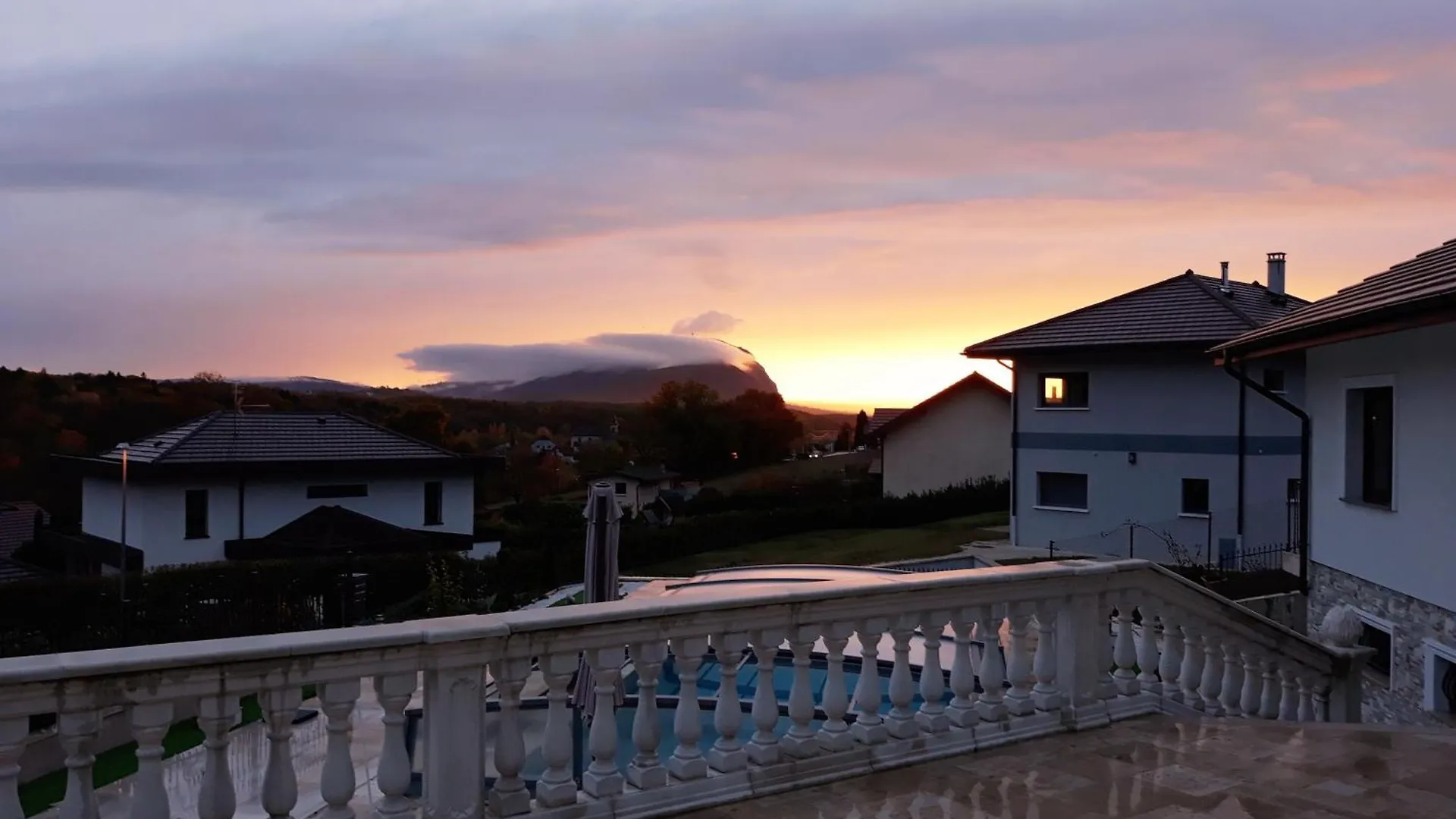 Villa 5*, 15 Personnes, Piscine A 20 Min De Geneve Juvigny   Juvigny (Haute-Savoie)